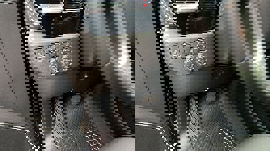 New 2026 Chevrolet Silverado 3500 LT w/ All Star Edition image 19