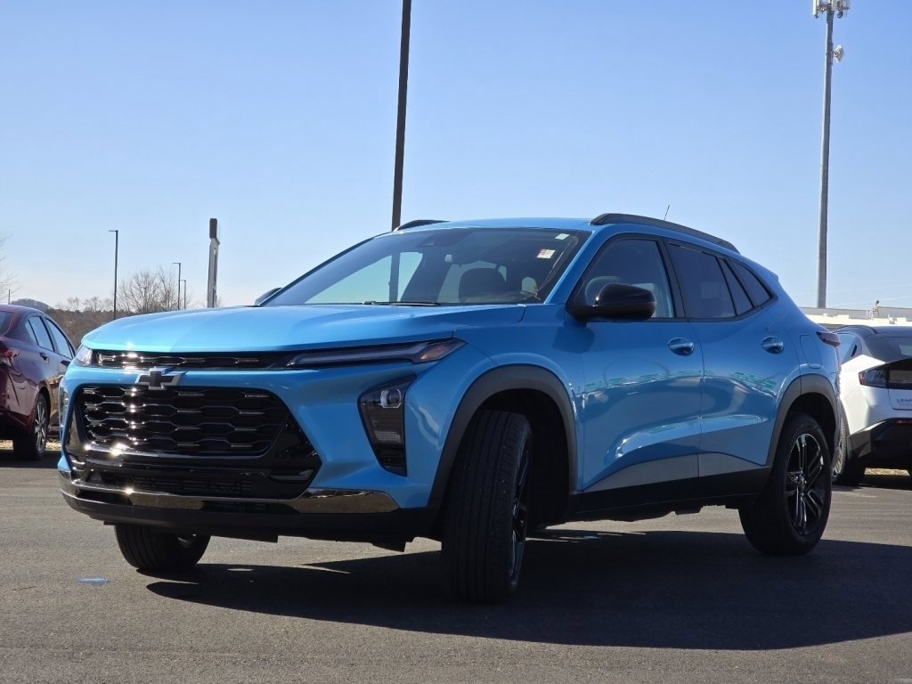 Used 2025 Chevrolet Trax ACTIV w/ Sunroof Package image 9