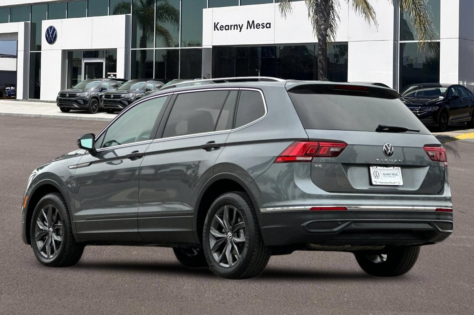 Used 2023 Volkswagen Tiguan SE FWD image 6
