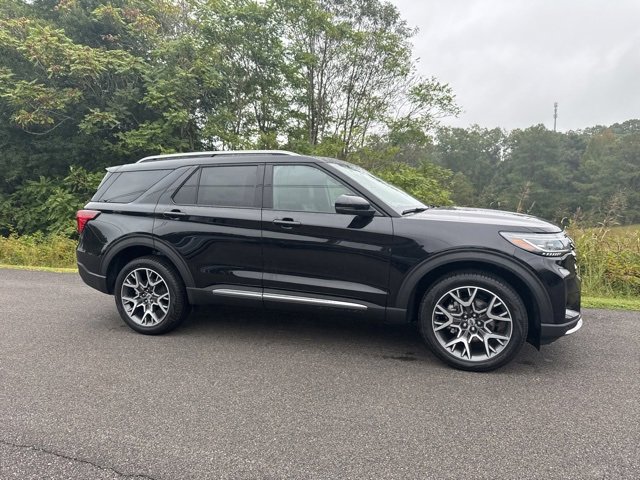 New 2025 Ford Explorer Platinum image 2