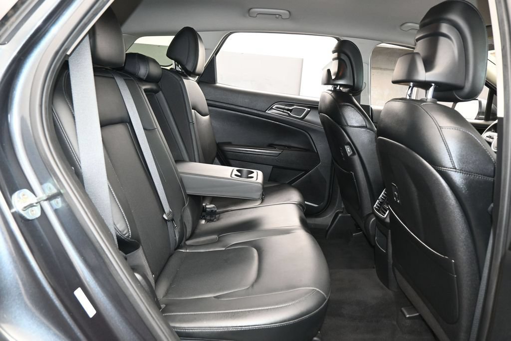 Used 2023 Kia Sportage EX FWD image 42