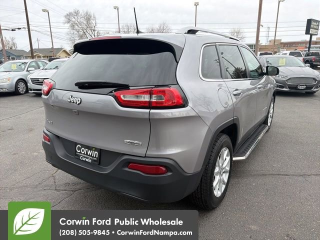 Used 2018 Jeep Cherokee Latitude Plus w/ Cold Weather Group image 5