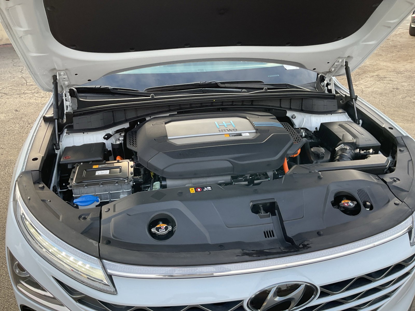 Used 2023 Hyundai Nexo Limited image 23