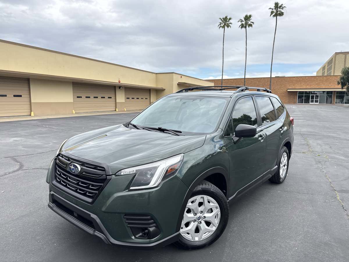 Used 2023 Subaru Forester Premium image 3