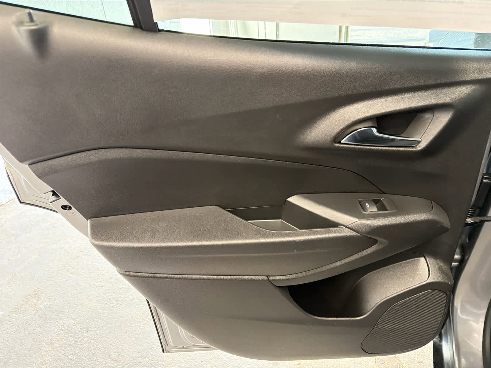 Used 2025 Chevrolet Trax LT w/ LT Convenience Package image 22