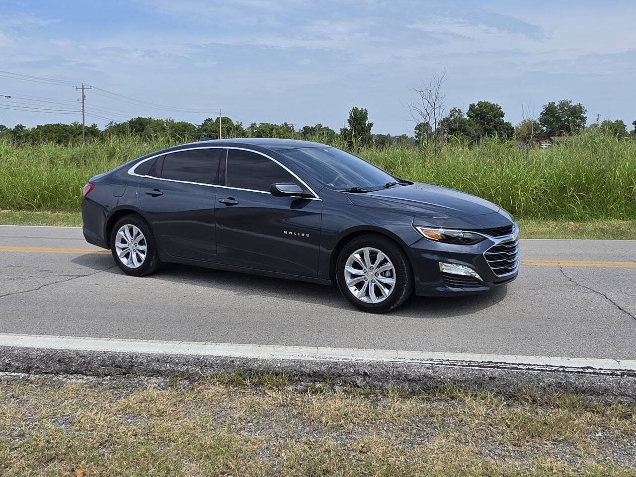 Used 2020 Chevrolet Malibu LT FWD image 1