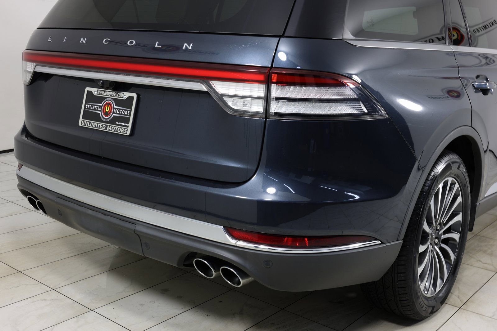 Used 2021 Lincoln Aviator Reserve w/ Class IV Trailer Tow Package image 42