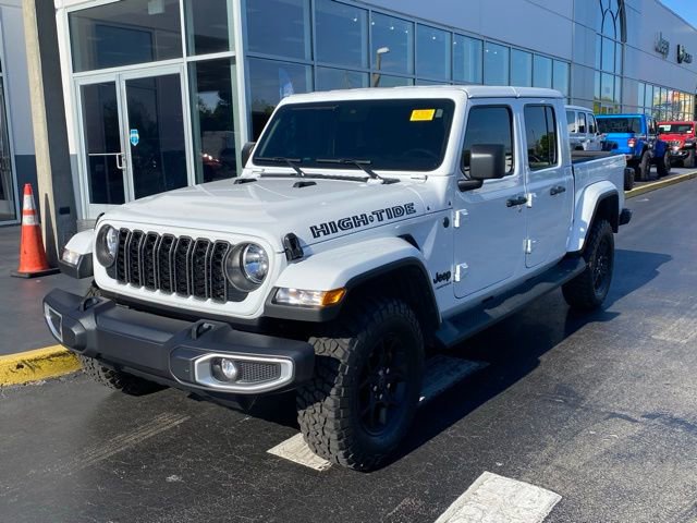 Used 2025 Jeep Gladiator Sport AWD/4WD image 4
