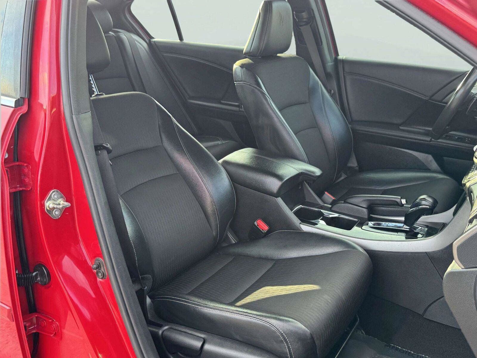 Used 2016 Honda Accord Sport image 40