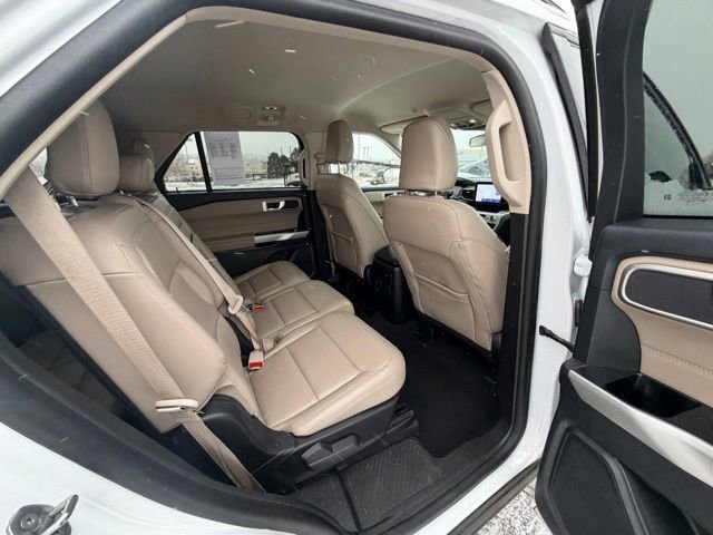 Used 2024 Ford Explorer XLT w/ Equipment Group 202A image 27