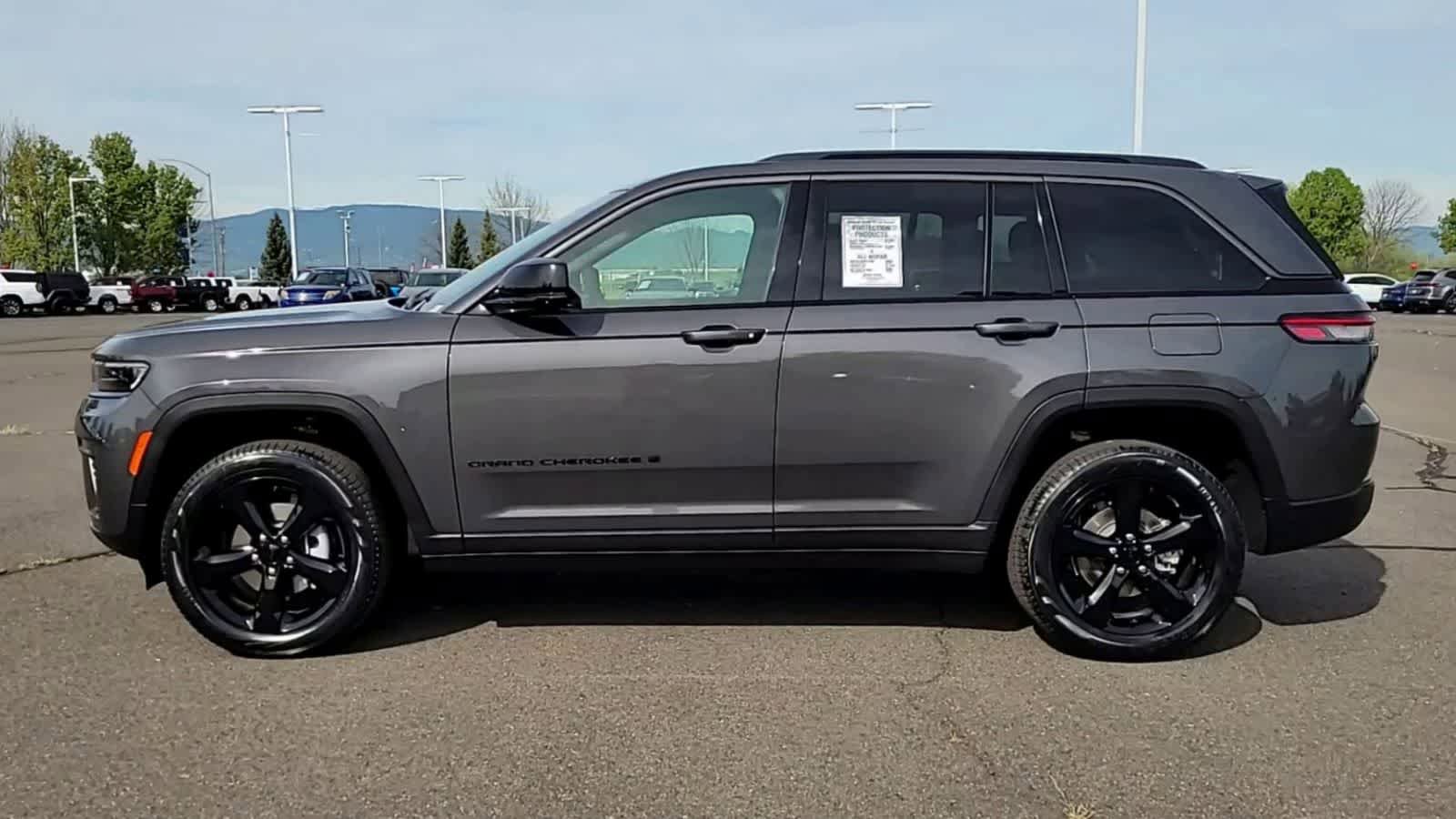 New 2026 Jeep Grand Cherokee Limited AWD/4WD image 5