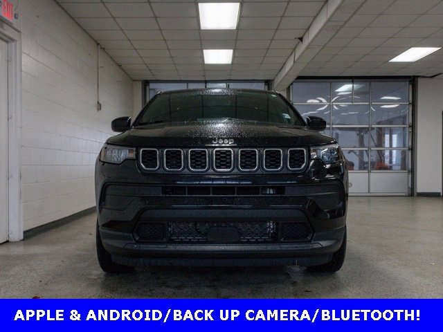Certified 2025 Jeep Compass Sport image 2