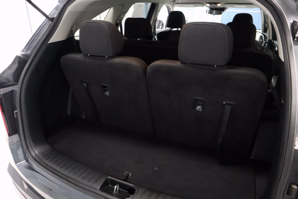 Used 2025 Kia Sorento LX FWD image 12