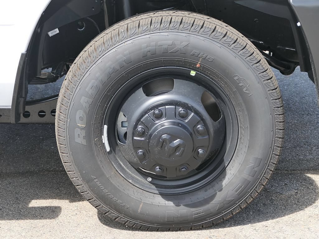 New 2026 RAM 3500 Tradesman AWD/4WD image 24