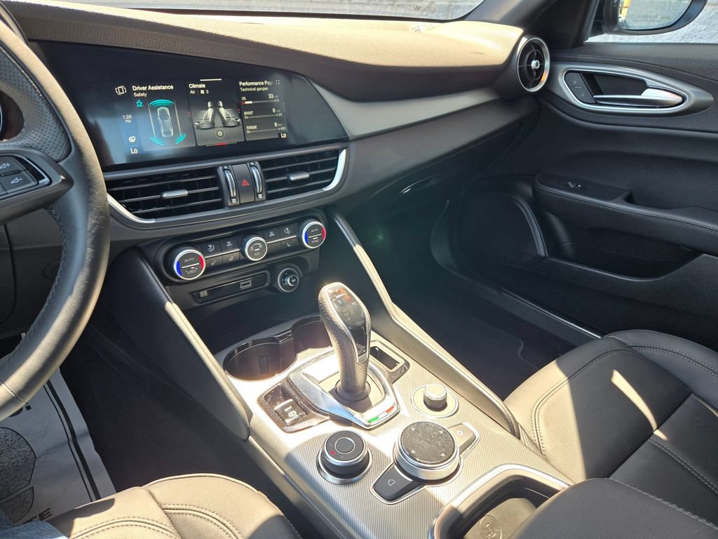 Used 2024 Alfa Romeo Giulia Ti w/ Active Assist Plus Package AWD/4WD image 23