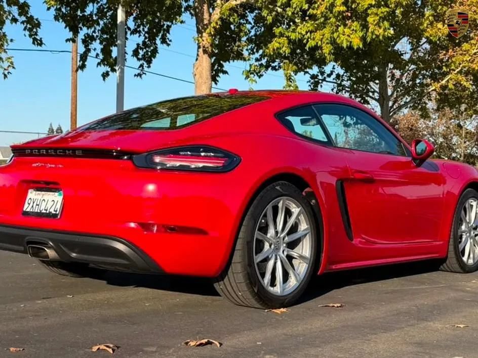 Used 2018 Porsche 718 Cayman RWD image 4