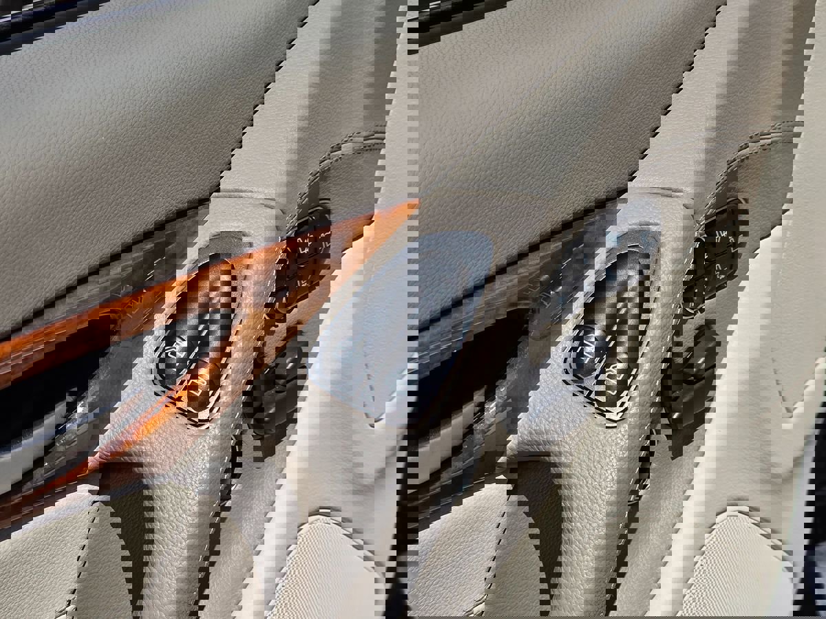 Used 2012 Mercedes-Benz SL 550 image 29