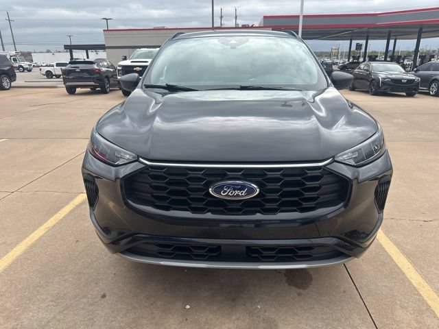 Used 2024 Ford Escape ST-Line w/ Tech Pack #1 AWD/4WD image 2