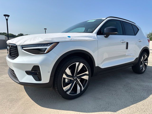 New 2026 Volvo XC40 B5 Ultra w/ Protection Package Premier AWD/4WD image 3