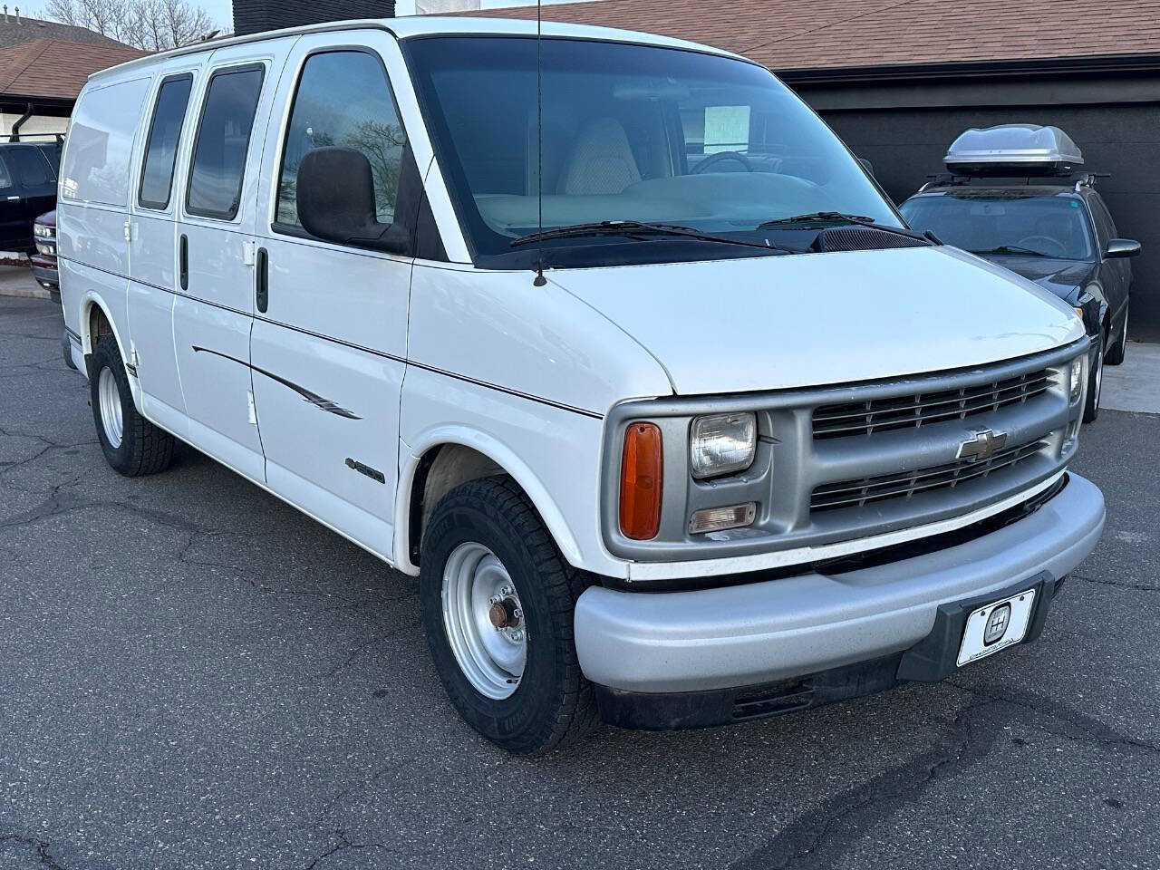 Used 2001 Chevrolet Express 1500 image 25