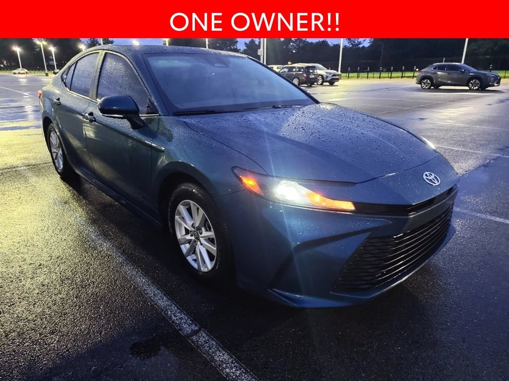 Used 2025 Toyota Camry LE FWD image 3