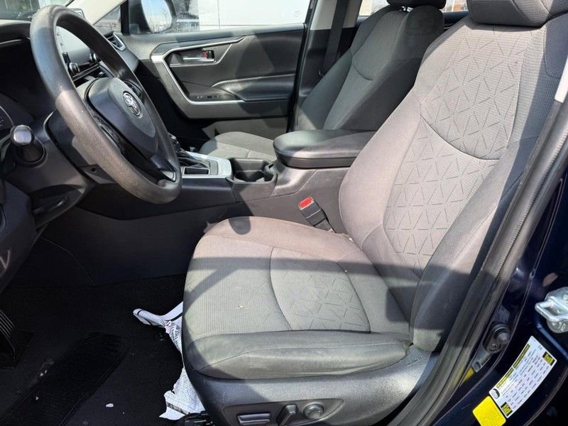 Used 2021 Toyota RAV4 XLE image 16