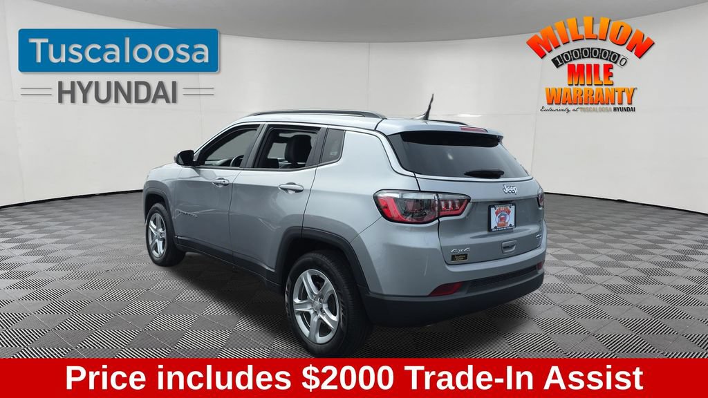 Used 2024 Jeep Compass Latitude AWD/4WD image 5