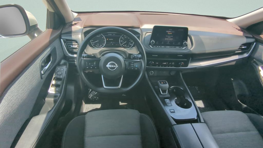 Certified 2023 Nissan Rogue SV FWD image 11