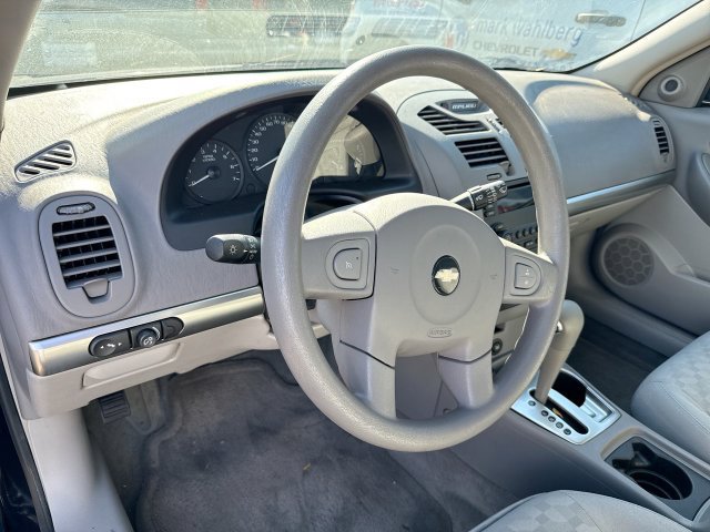 Used 2005 Chevrolet Malibu LS FWD image 9