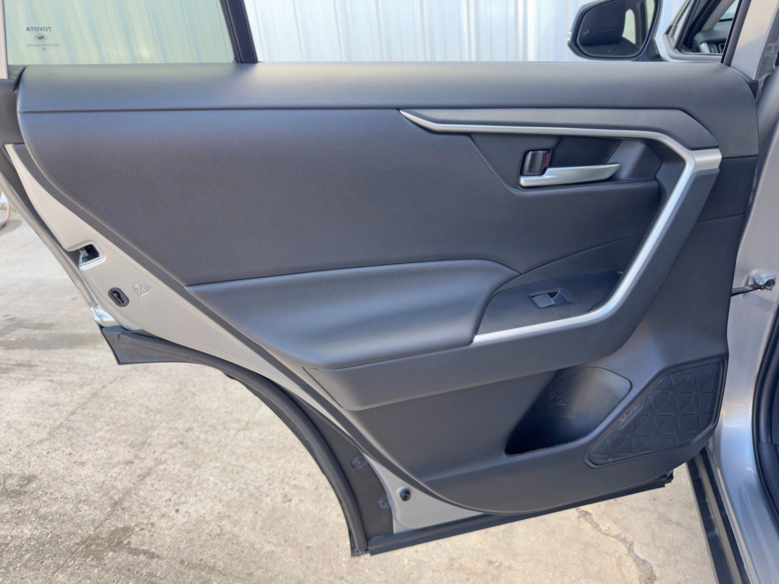 Used 2024 Toyota RAV4 XLE image 40