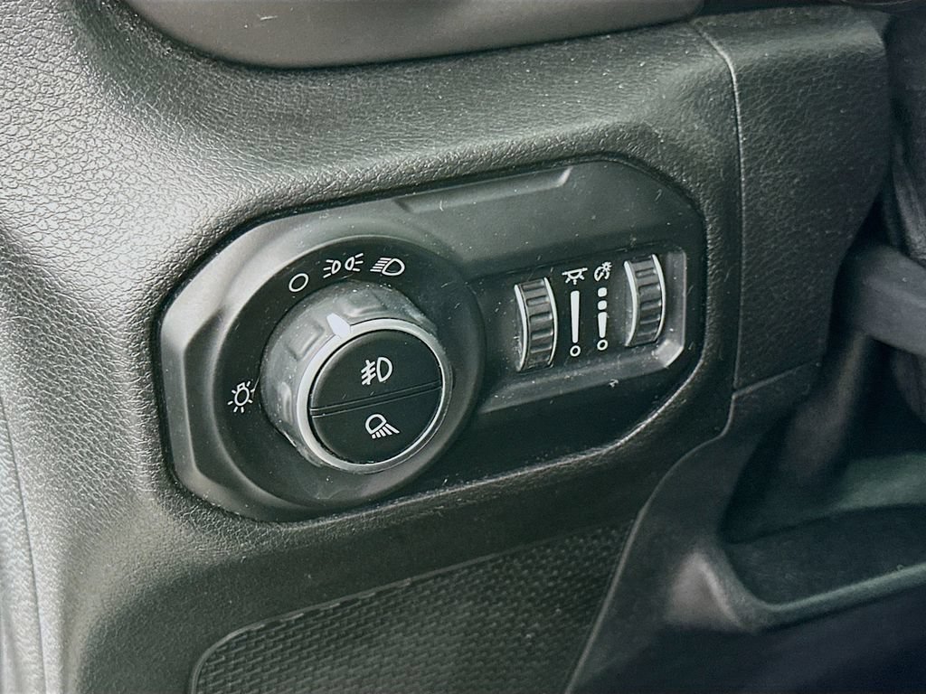 Certified 2020 Jeep Gladiator Sport AWD/4WD image 16