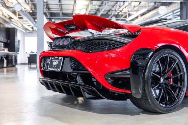 Used 2021 McLaren 765LT RWD image 25