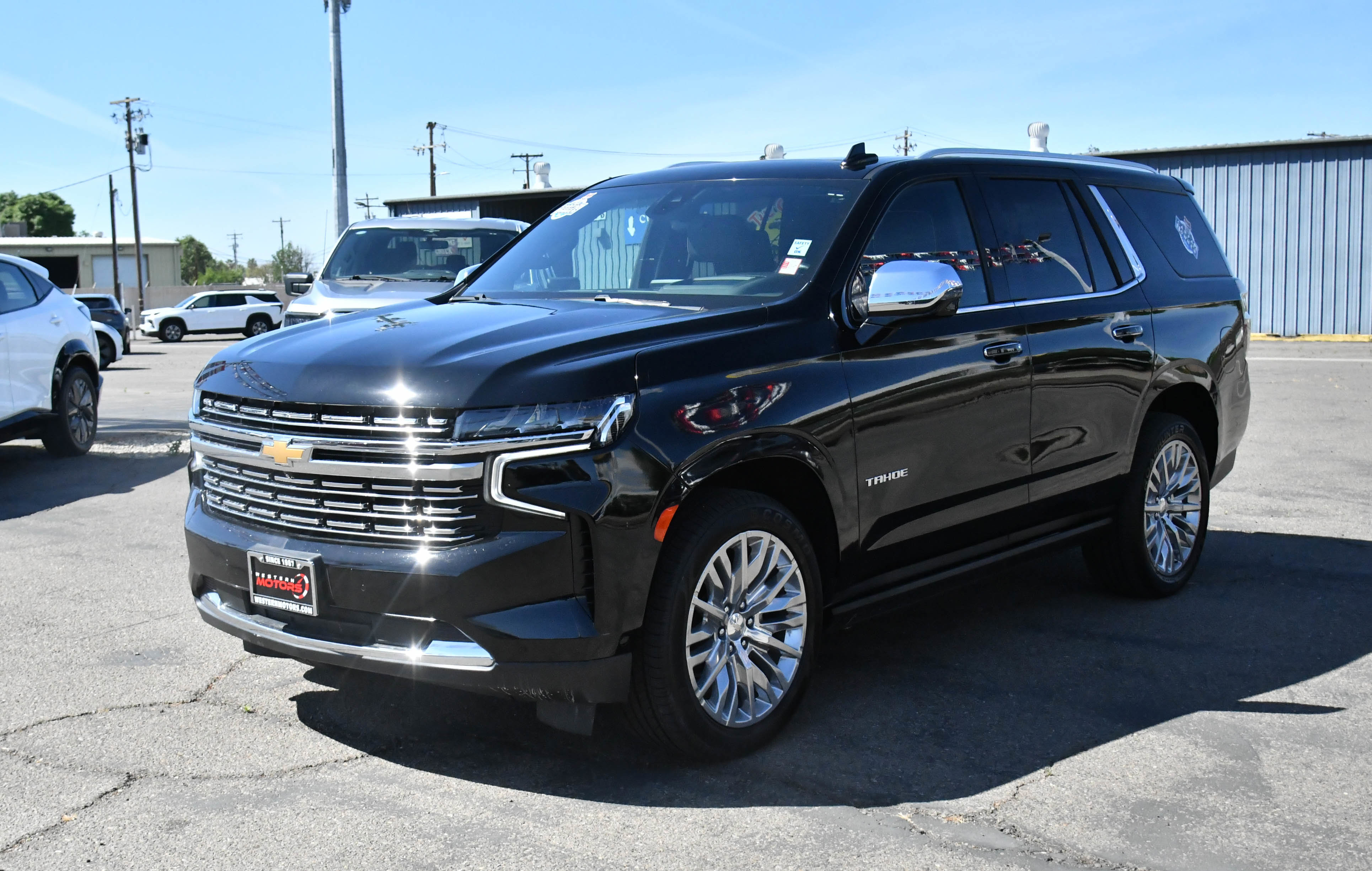Used 2023 Chevrolet Tahoe Premier w/ Advanced Technology Package RWD image 3