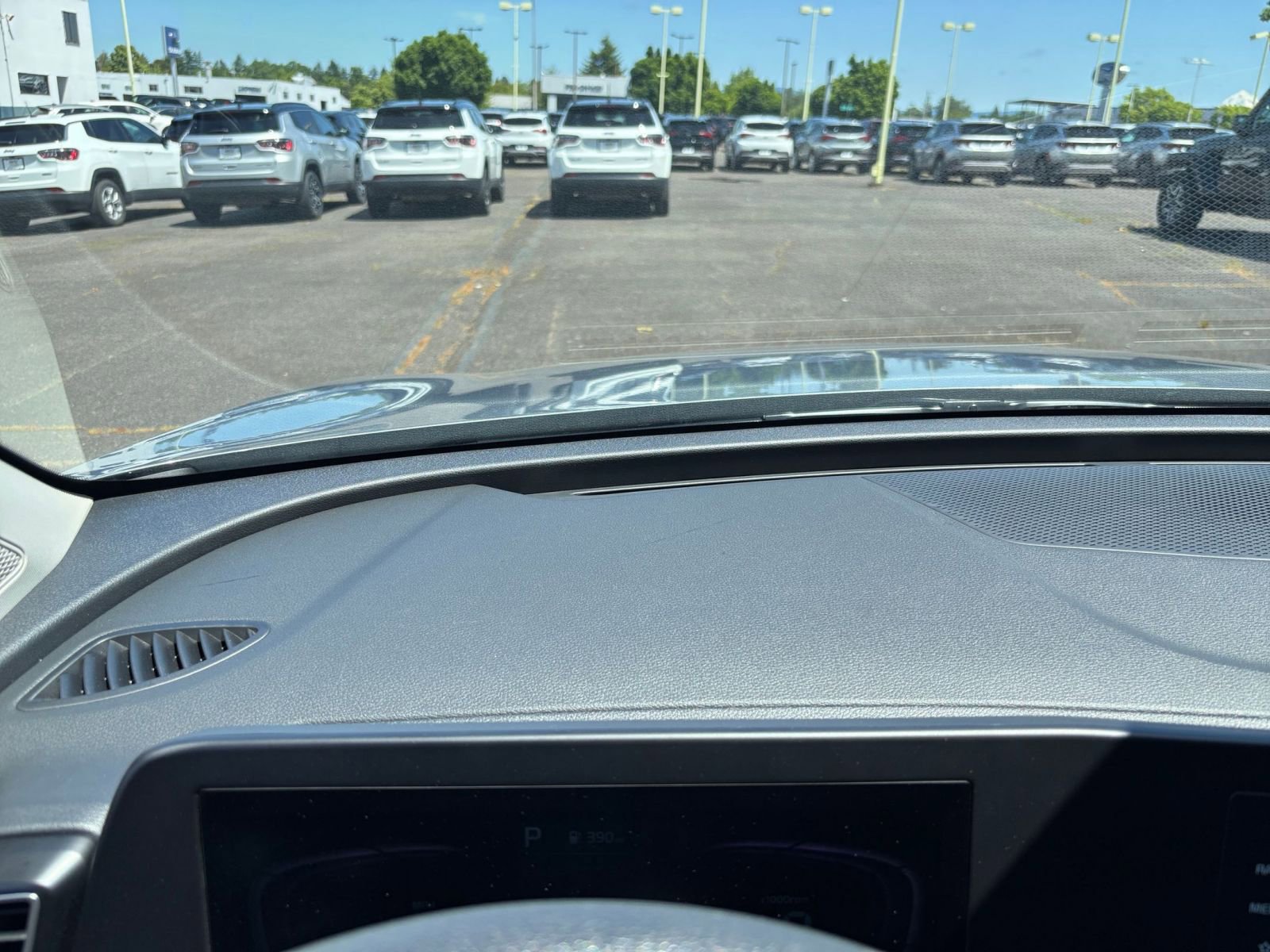 Used 2025 Kia Sportage LX FWD image 33