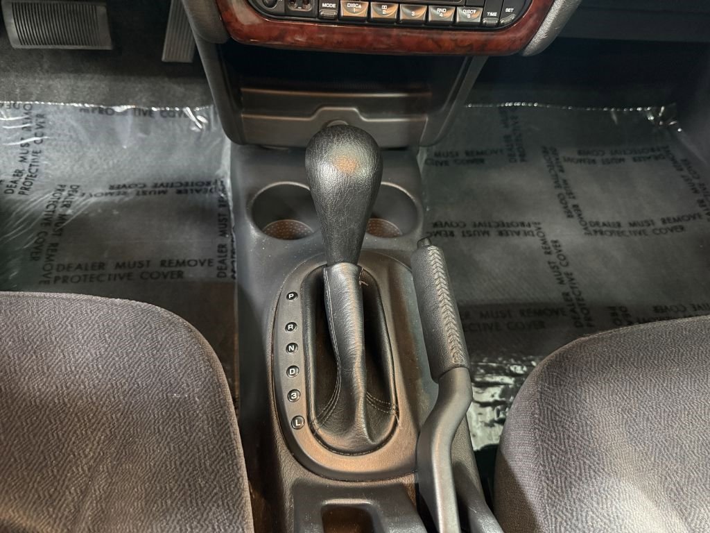Used 2002 Chrysler Sebring LX image 19