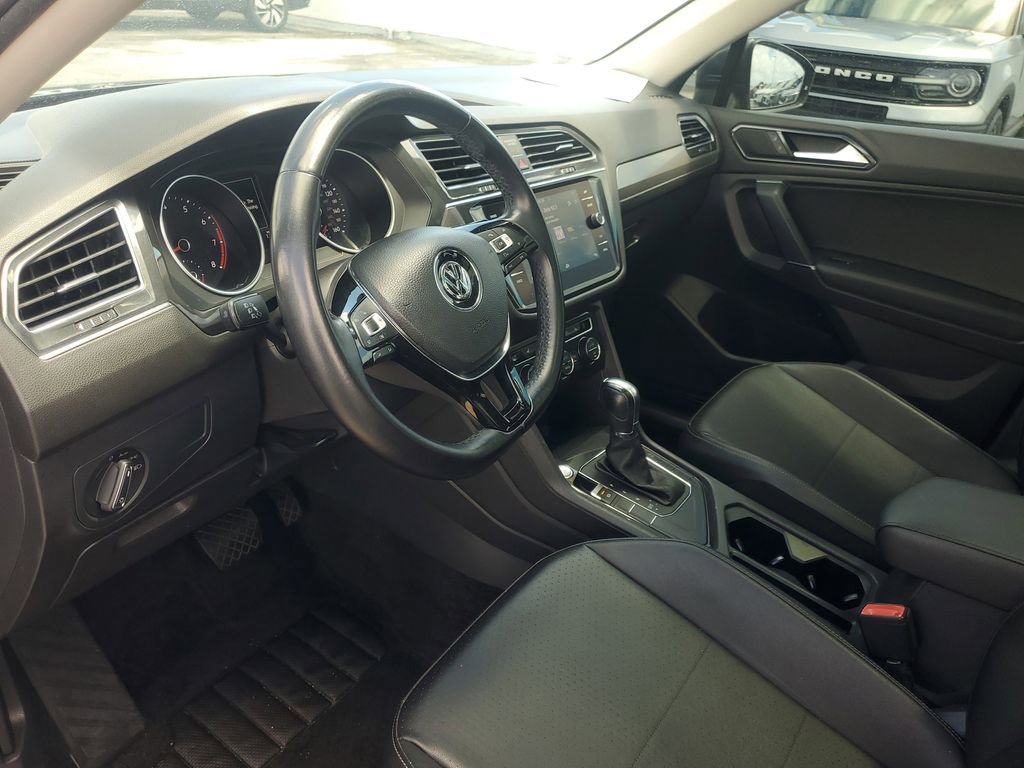 Used 2018 Volkswagen Tiguan SE FWD image 16