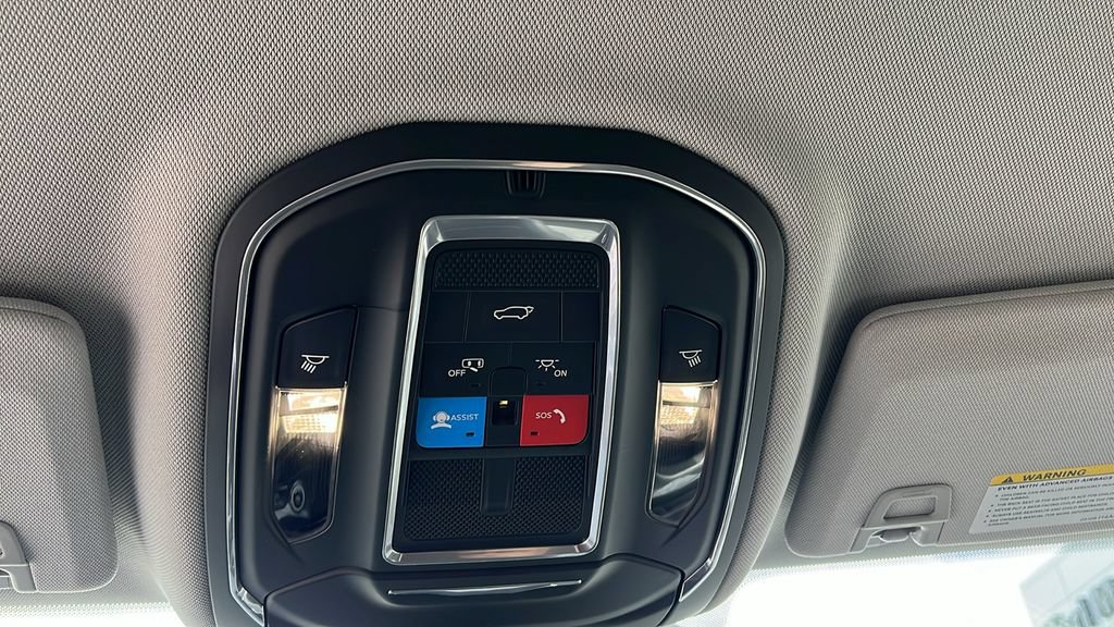 Used 2022 Jeep Grand Cherokee L Laredo w/ Luxury Tech Group I AWD/4WD image 19