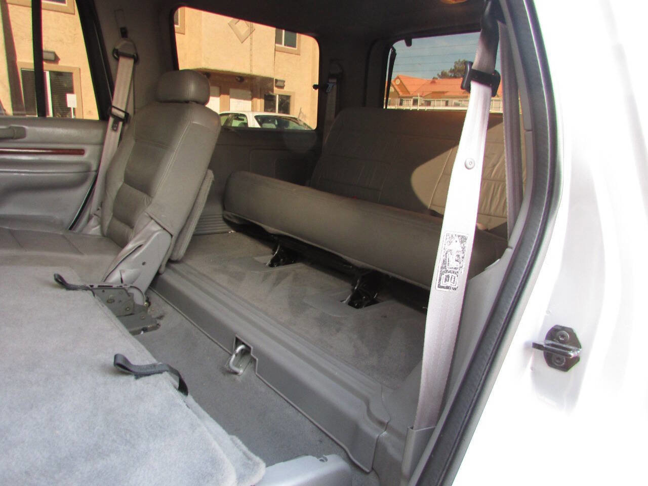 Used 2000 Lincoln Navigator 4WD image 23