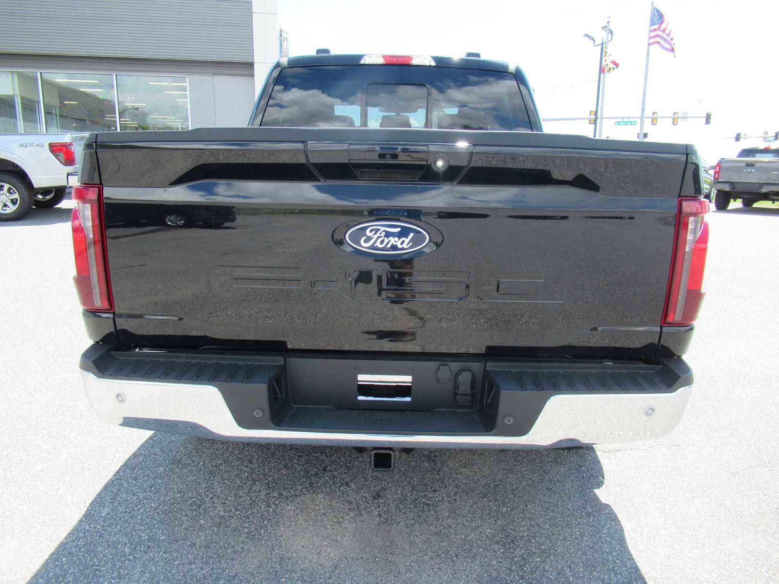 New 2025 Ford F150 XLT w/ Equipment Group 302A MID image 6