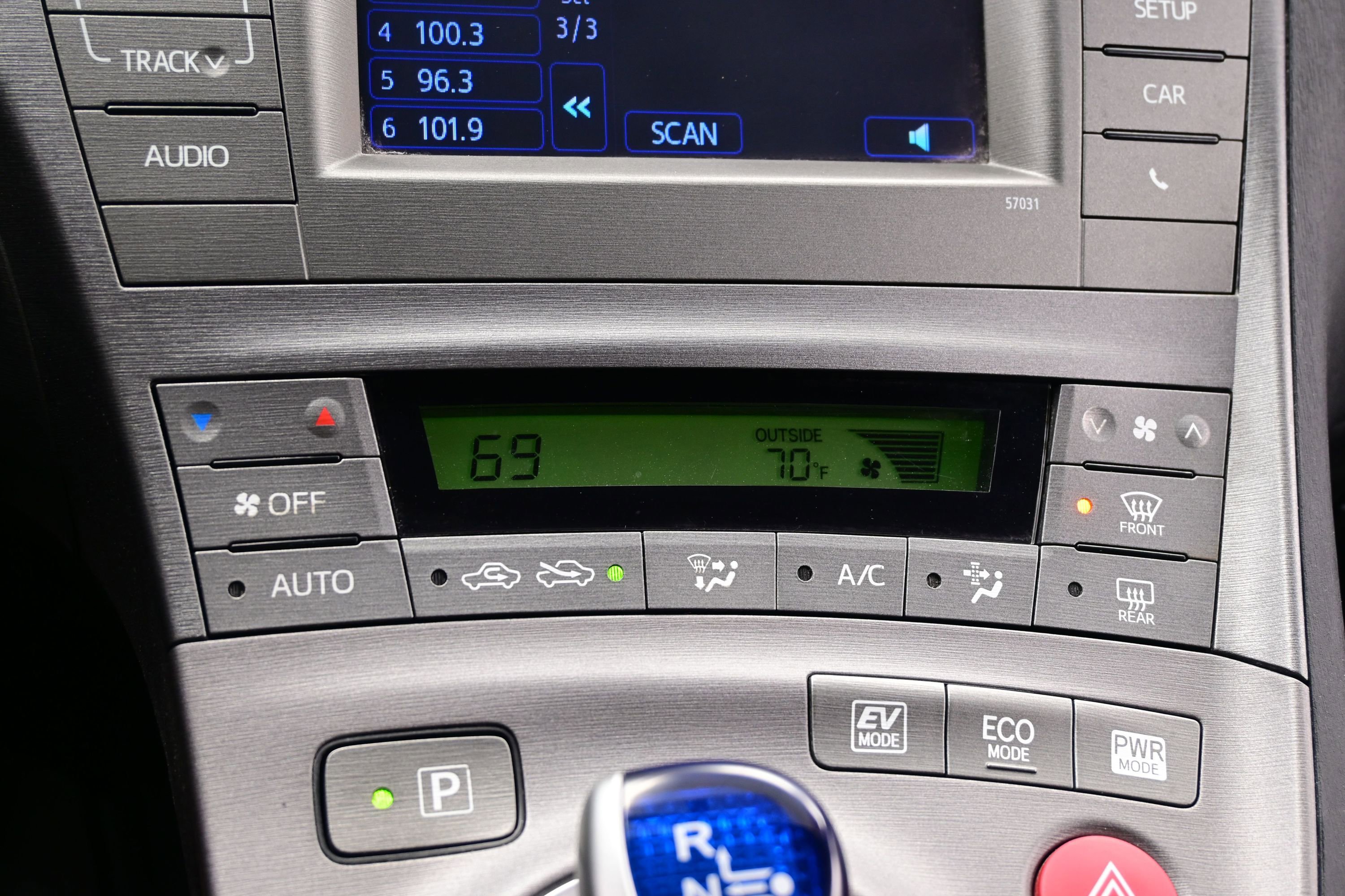 Used 2015 Toyota Prius Two FWD image 19