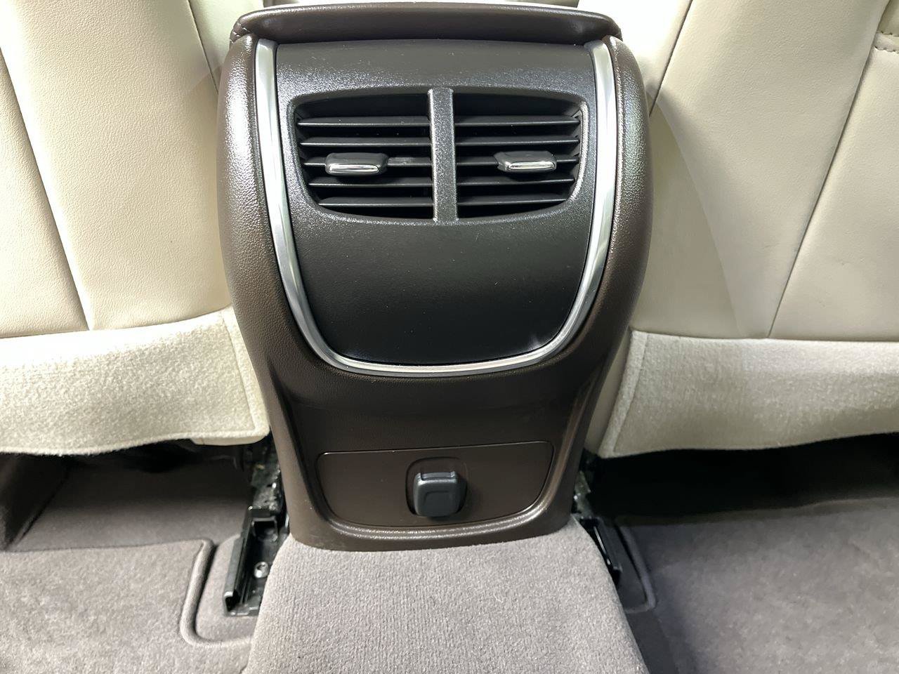 Used 2017 Buick LaCrosse Essence FWD image 11