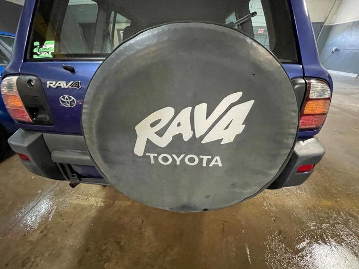 Used 1998 Toyota RAV4 2WD 4-Door image 26