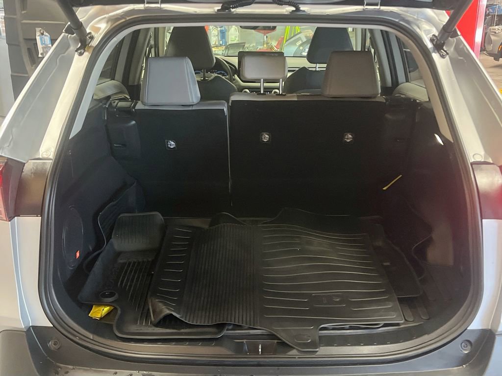 Used 2025 Toyota RAV4 Limited w/ Weather Package AWD/4WD image 28