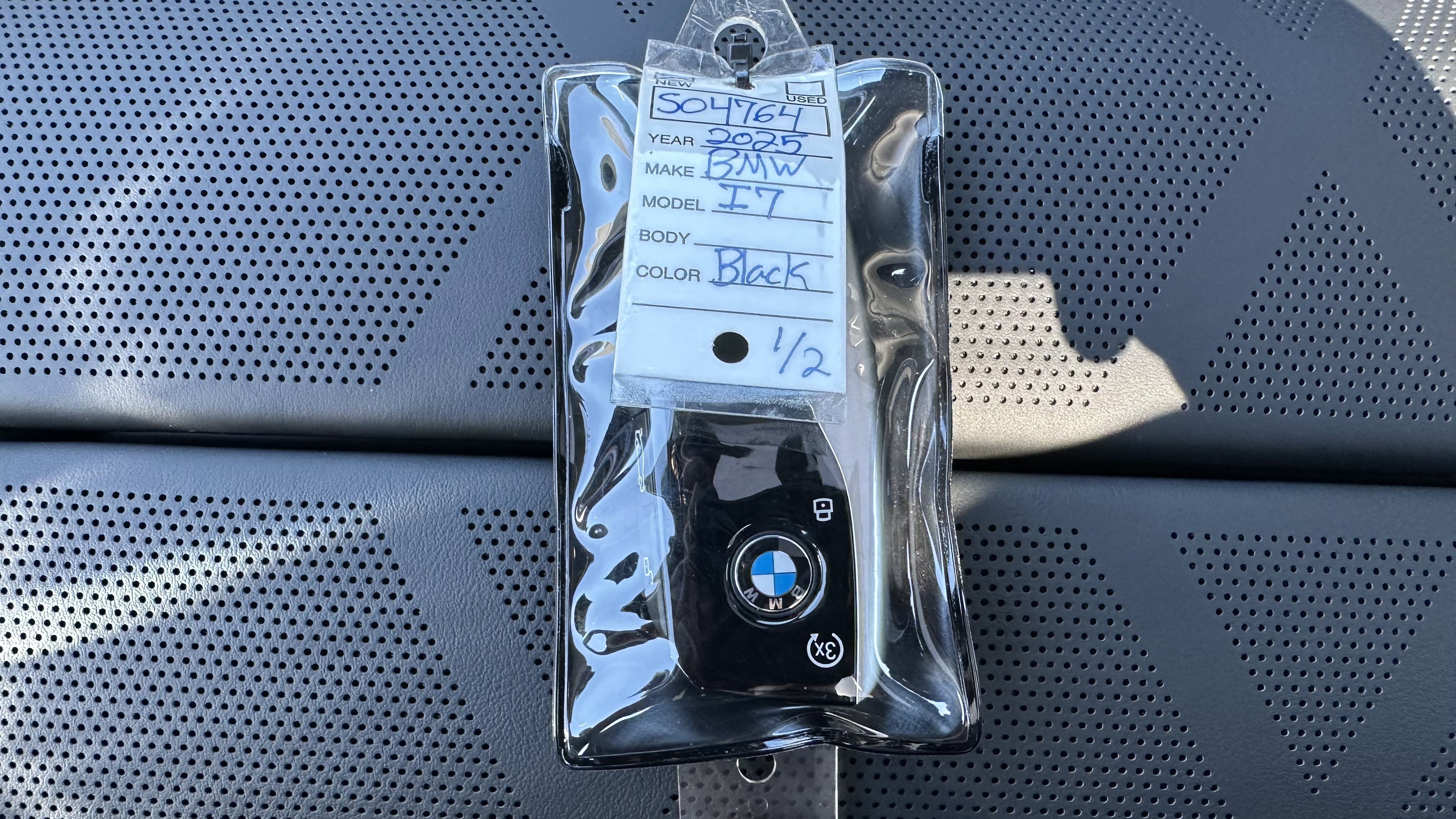 Used 2025 BMW i7 xDrive60 w/ M Sport Package RWD image 34