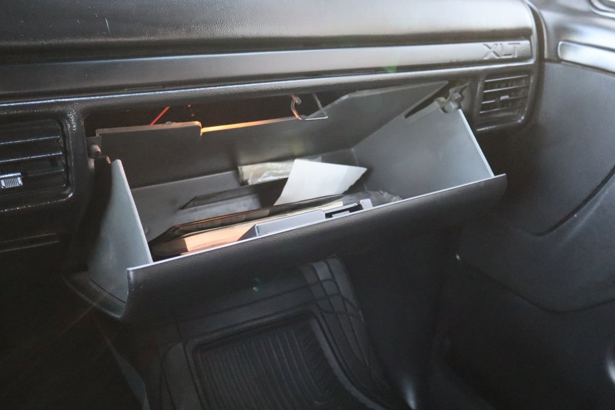 Used 1993 Ford Bronco XLT image 31