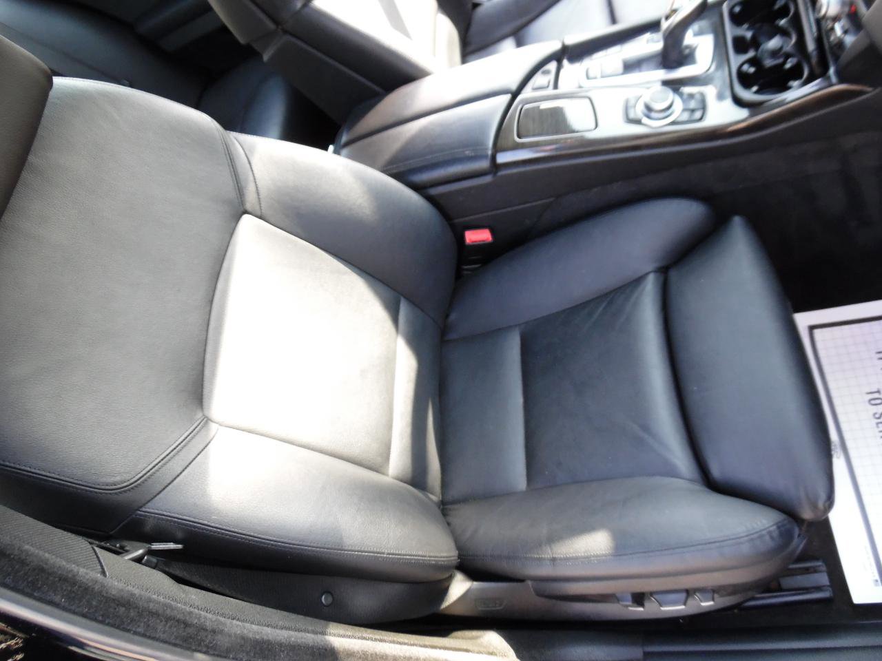 Used 2012 BMW 550i xDrive Sedan image 23