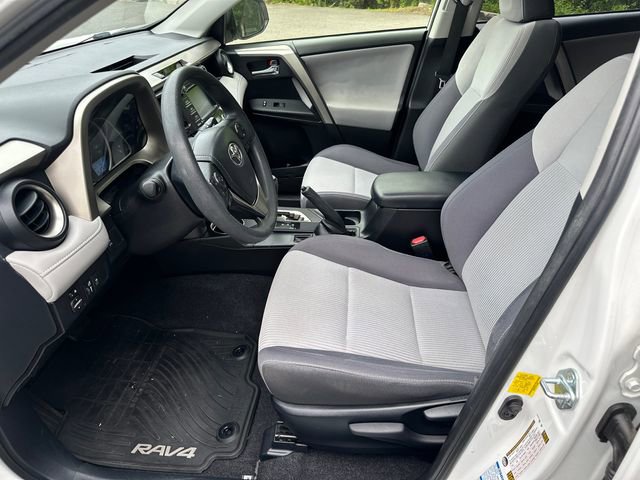 Used 2015 Toyota RAV4 XLE AWD/4WD image 31