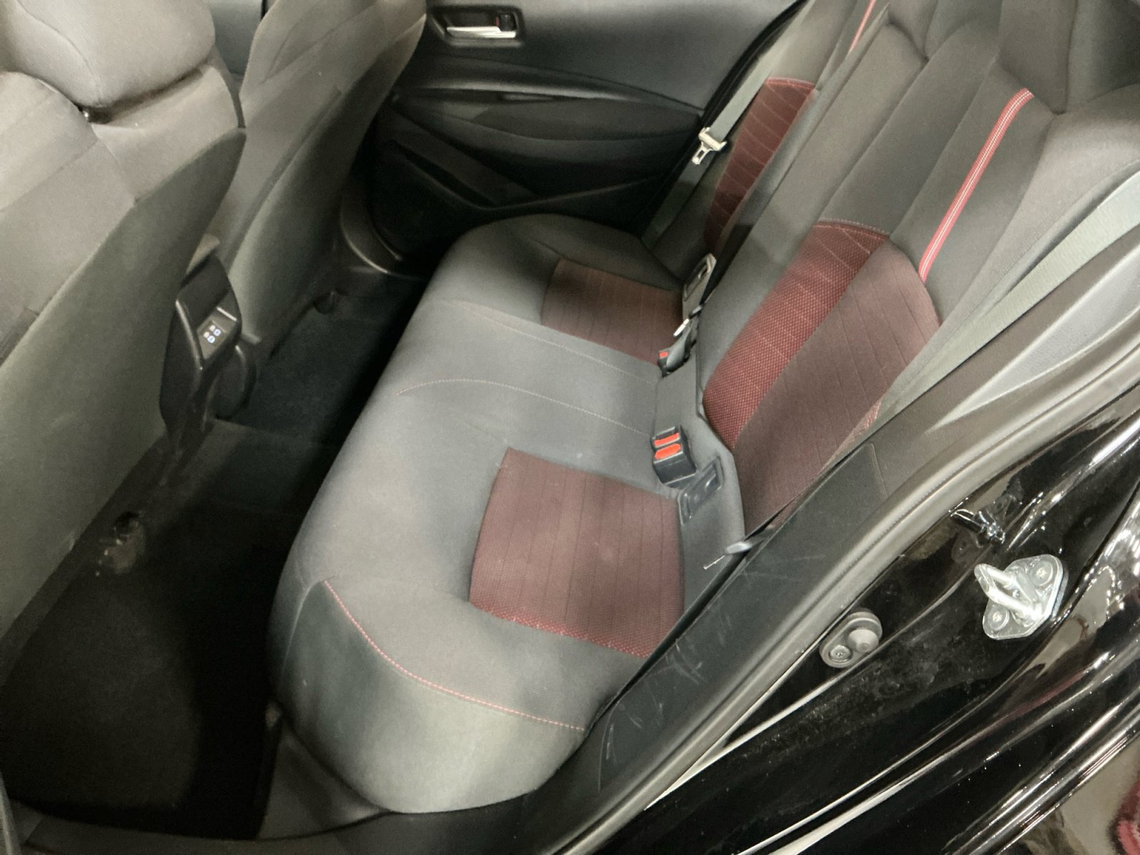 Used 2026 Toyota Corolla SE w/ SE Package FWD image 17