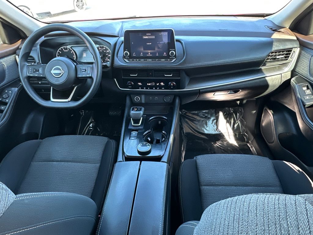 Used 2023 Nissan Rogue SV image 15
