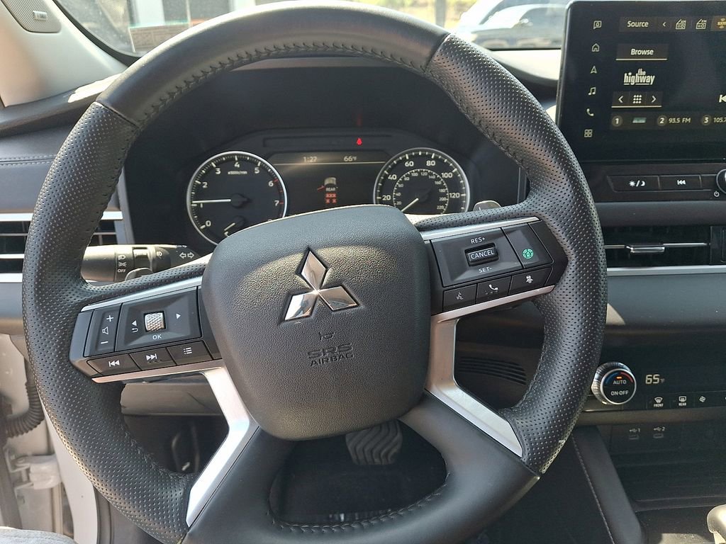 Used 2025 Mitsubishi Outlander SE AWD/4WD image 20
